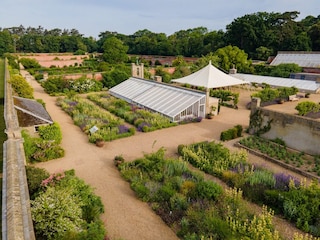 walled-garden-2