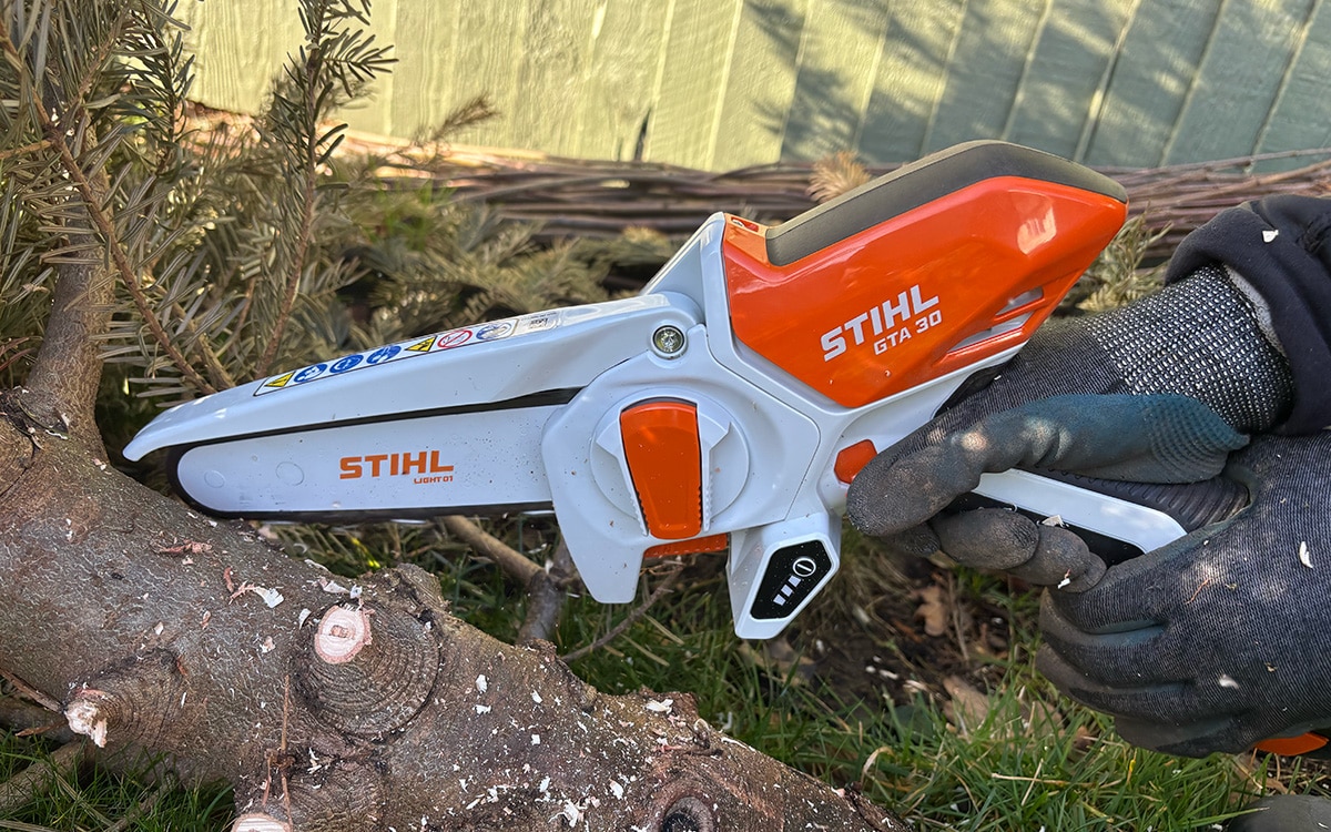 Testing the STIHL GTA 30 on a Christmas tree trunk