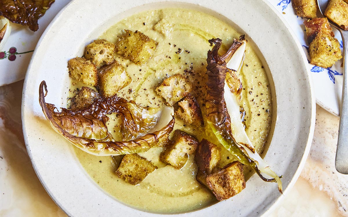Roast cauliflower, garlic and cashew soup
