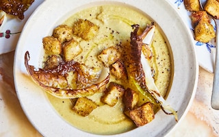 Roast cauliflower, garlic and cashew soup