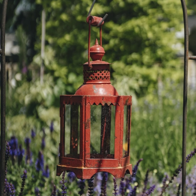 Red Mughal-style lantern